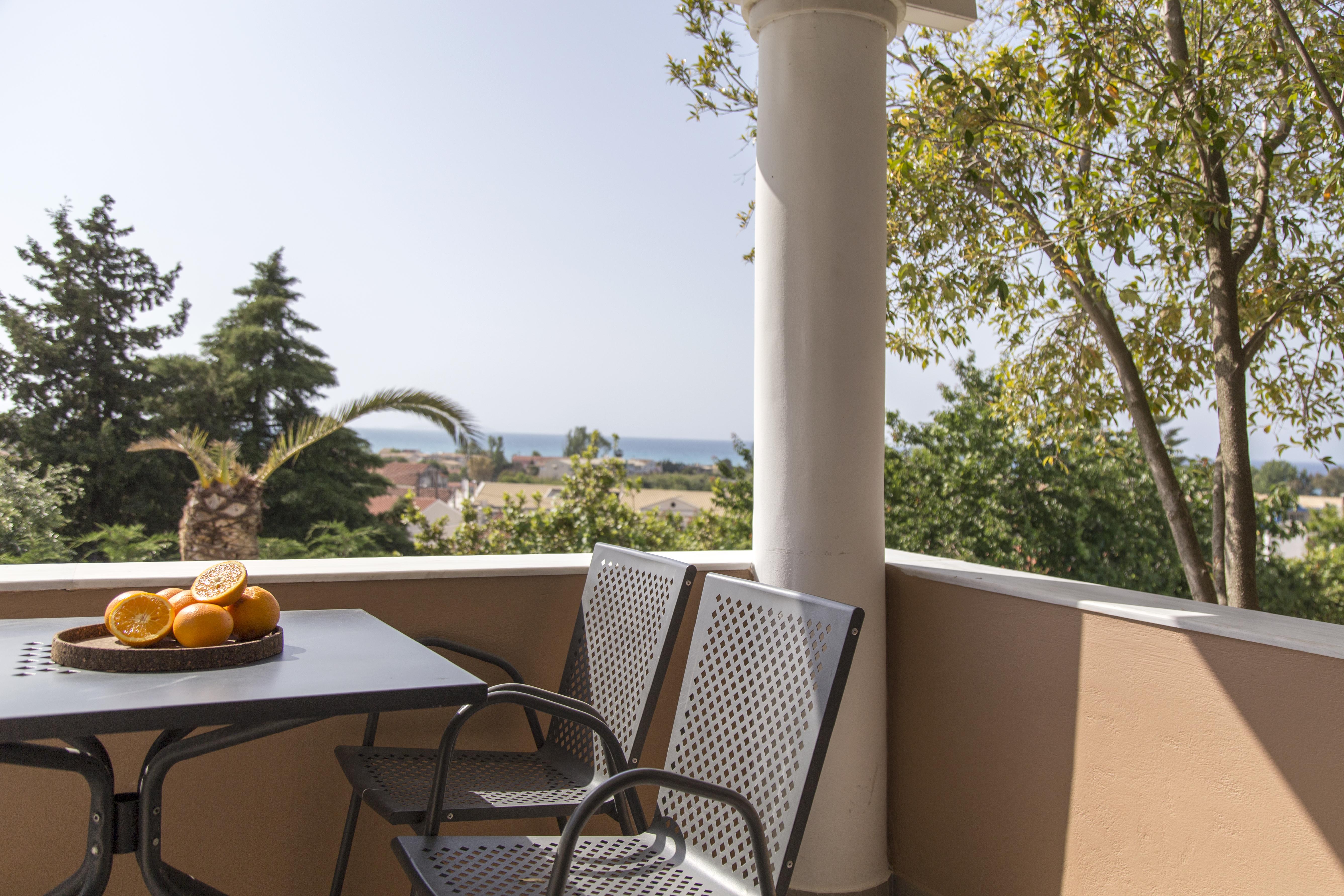 Lena Mare Boutique 4* Akharavi