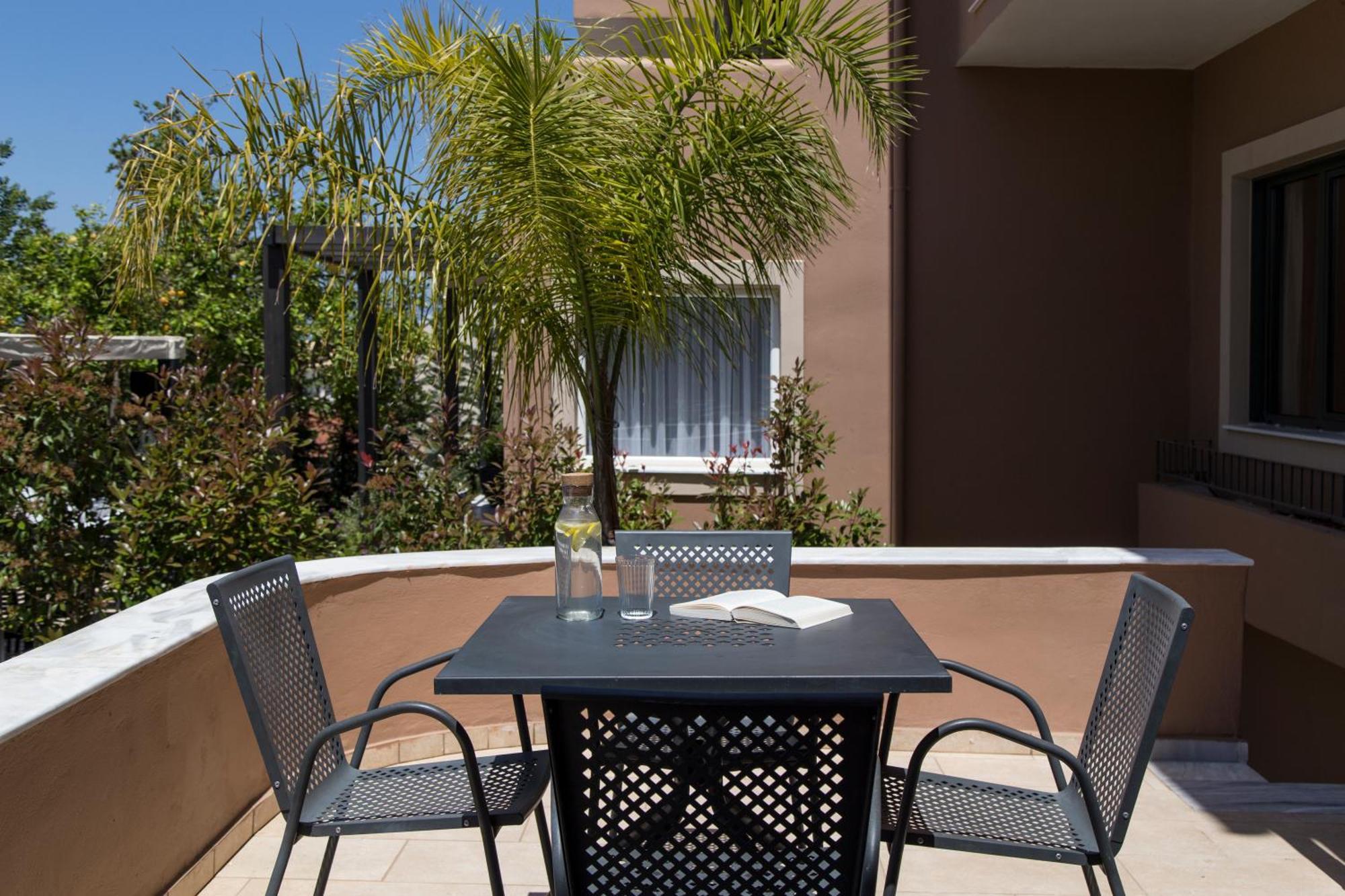 Lena Mare Boutique Hotel Akharavi