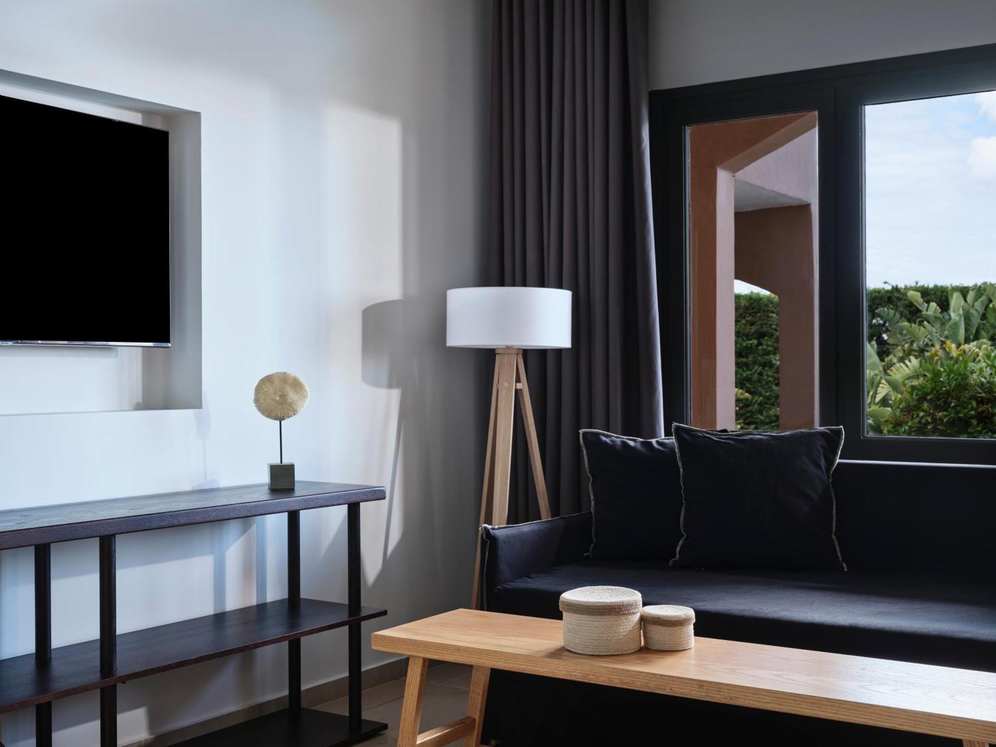 Lena Mare Boutique 4* Akharavi